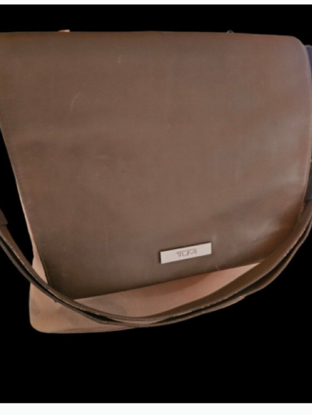 TUMI HANDBAG, TUMI SHOULDER BAG, READ DESCRIPTION